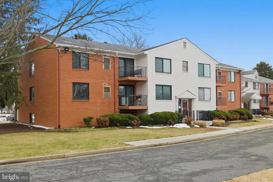 125-m Clubhouse Dr Sw #unit 8, Leesburg, VA 20175 - #3