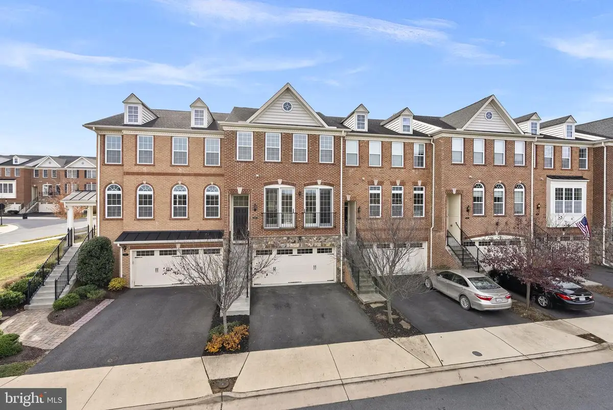 303 Dublin Sq, Purcellville, VA 20132 - Image #1