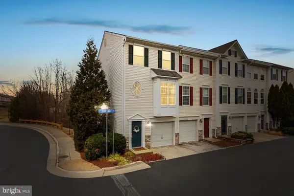 43722 Clear Lake Sq, ASHBURN, VA 20147