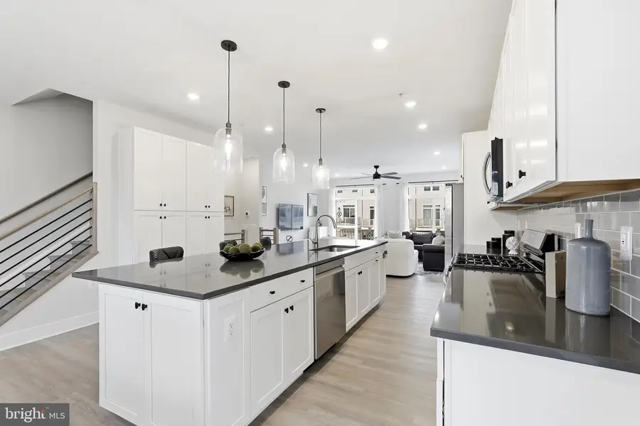 22801 Tawny Pine Sq, Brambleton, VA 20148 - #3