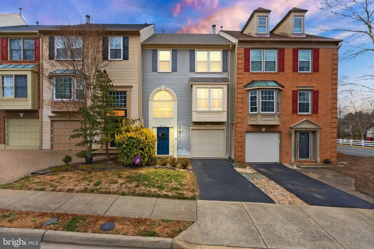 894 Tall Oaks Sq Se, Leesburg, VA 20175 - Image #1