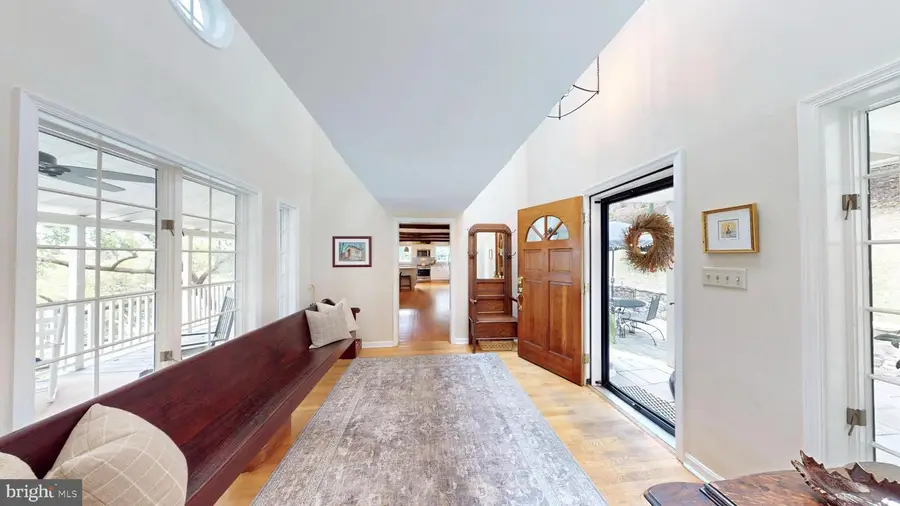 21539 Oatlands Rd, Aldie, VA 20105 - Image #2