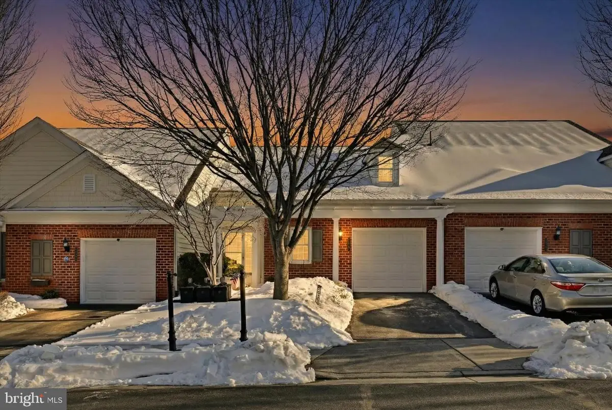 44397 Oakmont Manor Sq, Ashburn, VA 20147 - Image #1