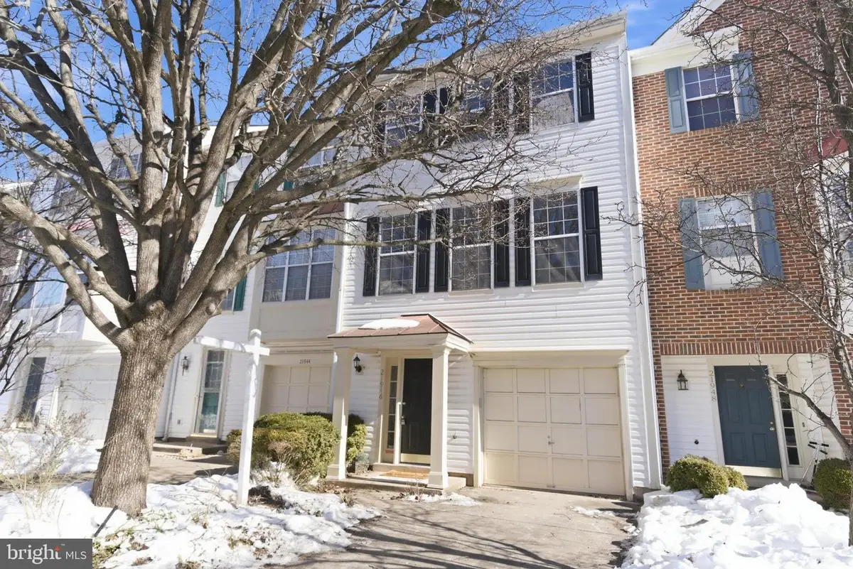 21946 Thompson Sq, Sterling, VA 20166 - Image #1