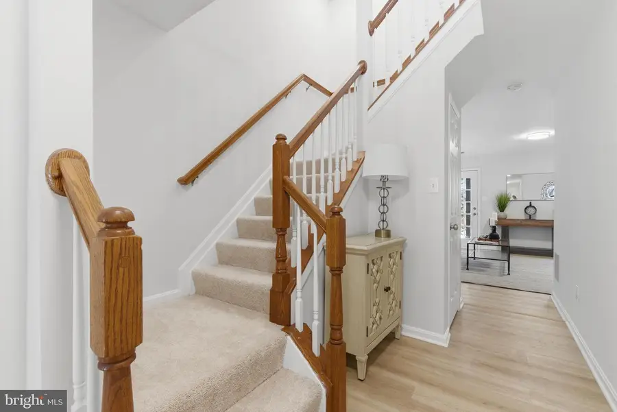 21946 Thompson Sq, Sterling, VA 20166 - Image #2