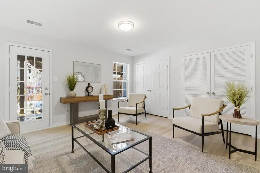 21946 Thompson Sq, Sterling, VA 20166 - Image #3