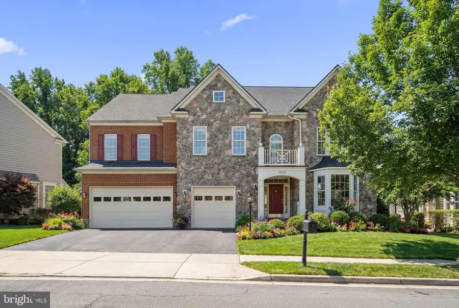 19219 Burnt Bridge Dr, Leesburg, VA 20176 - Image #2