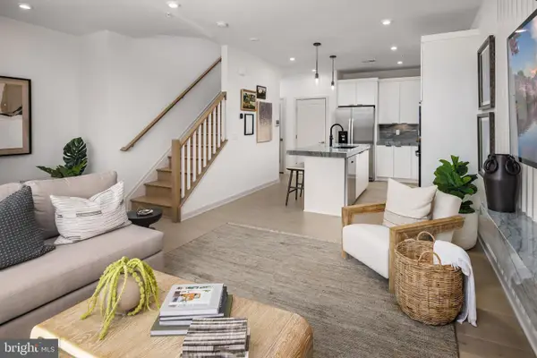 22103 Midmoore Dr, ASHBURN, VA 20148