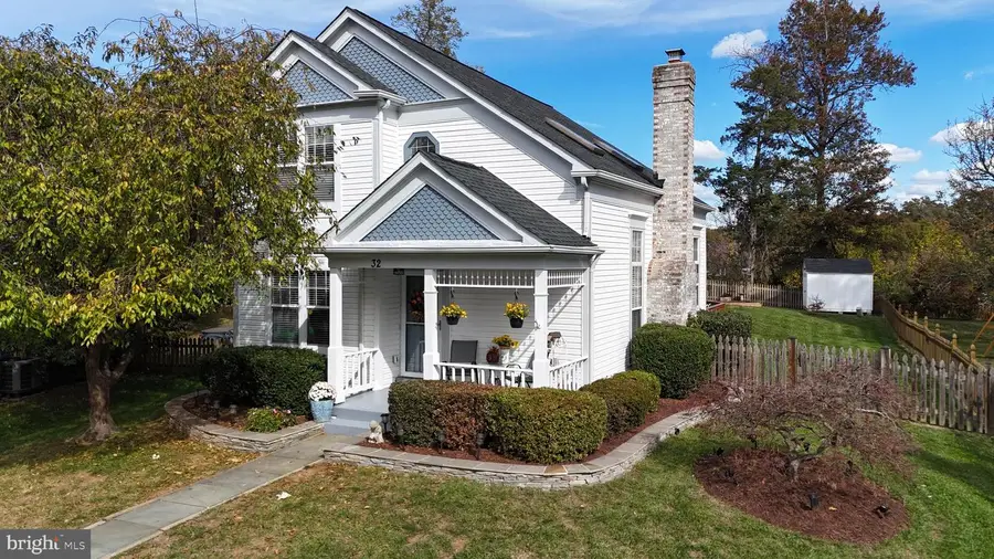 32 Fenton Wood Dr, Sterling, VA 20165 - Image #2