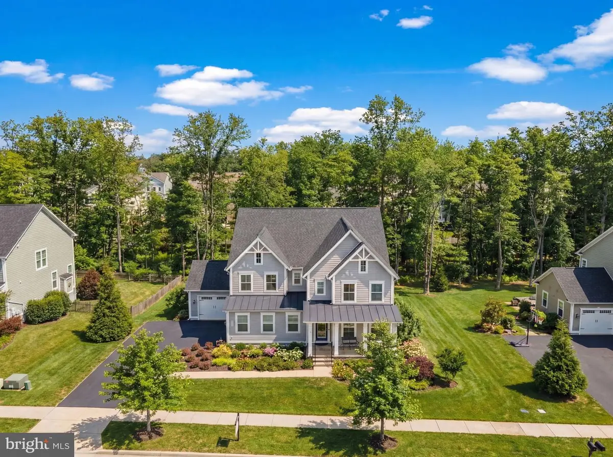 41263 Chatham Green Cir, Aldie, VA 20105 - Image #1