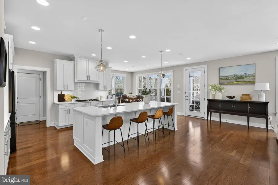 41263 Chatham Green Cir, Aldie, VA 20105 - Image #3