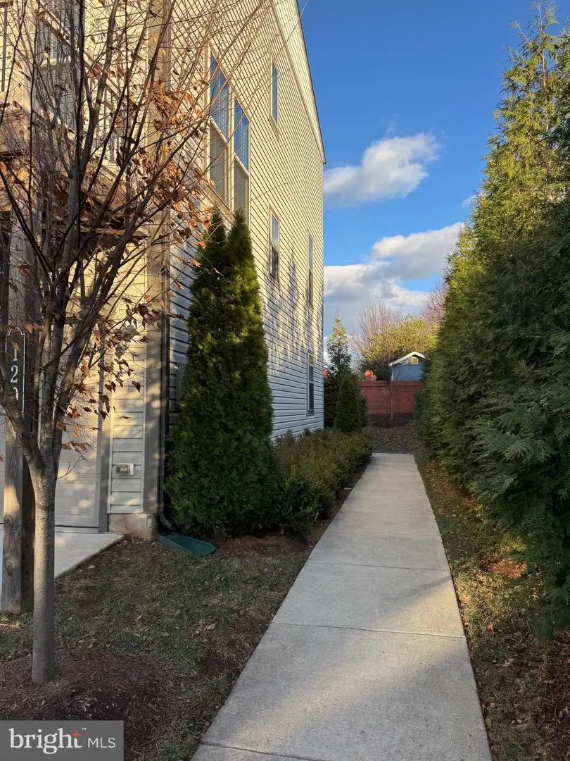 120 Tolocka Ter Ne, Leesburg, VA 20176 - Image #3