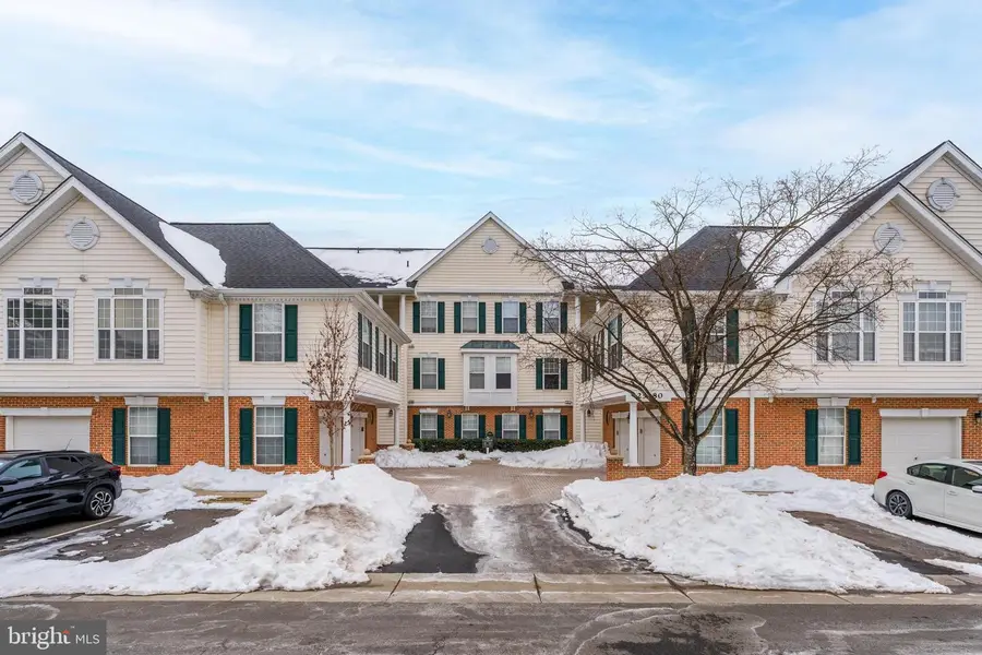 25280 Lake Shore Sq #102, Chantilly, VA 20152 - Image #2