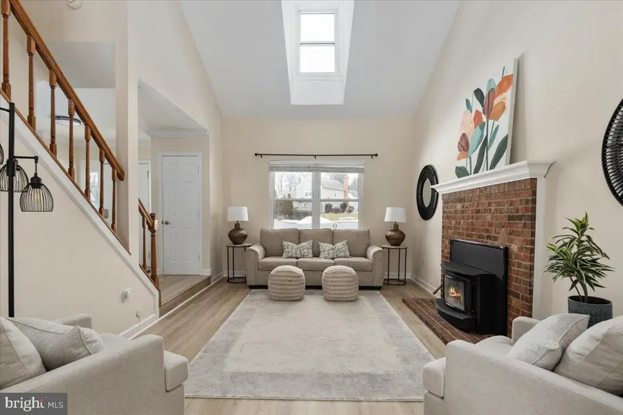 904 Old River Way Ct, Sterling, VA 20164 - #3