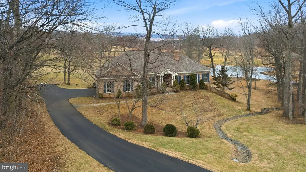 18051 Turnberry Dr, Round Hill, VA 20141 - #1