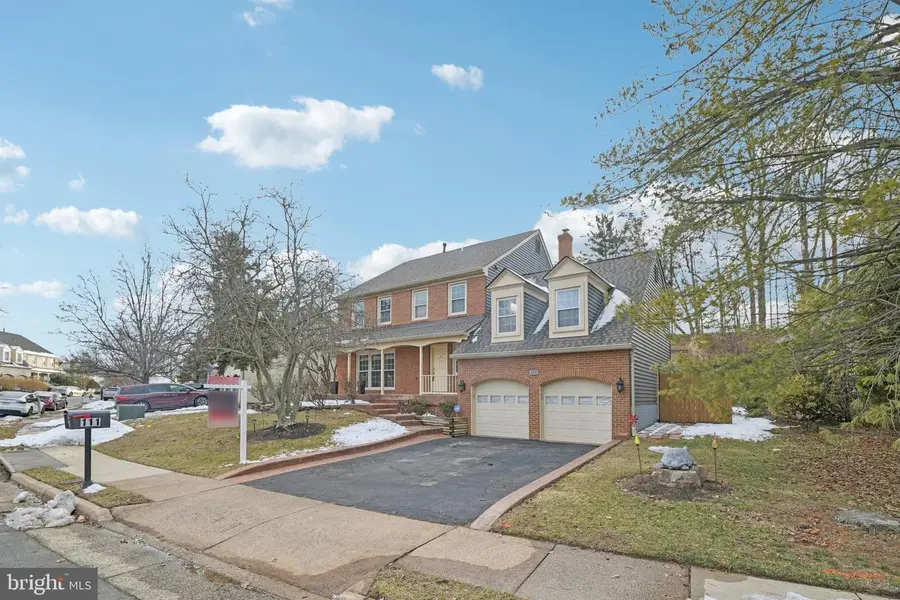 111 Connemara Dr, Sterling, VA 20164 - #2