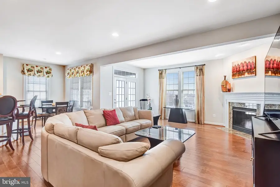 24944 Earlsford Dr, Chantilly, VA 20152 - #3