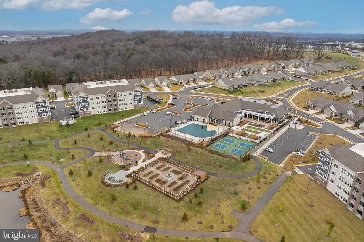 21841 Hawksbill High Cir, Sterling, VA 20164 - #1