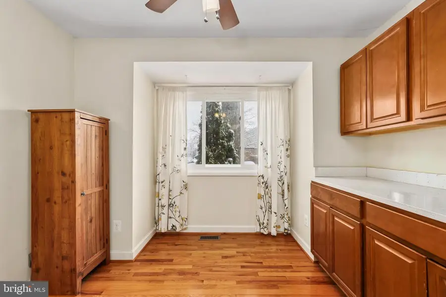 302 Giles Pl, Sterling, VA 20164 - #3