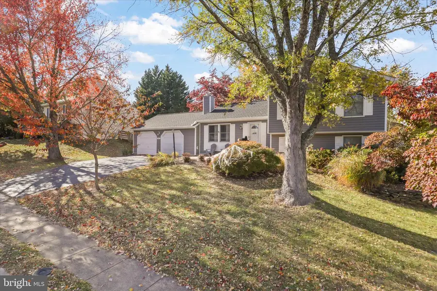 207 N Laura Anne Dr, Sterling, VA 20164 - #3