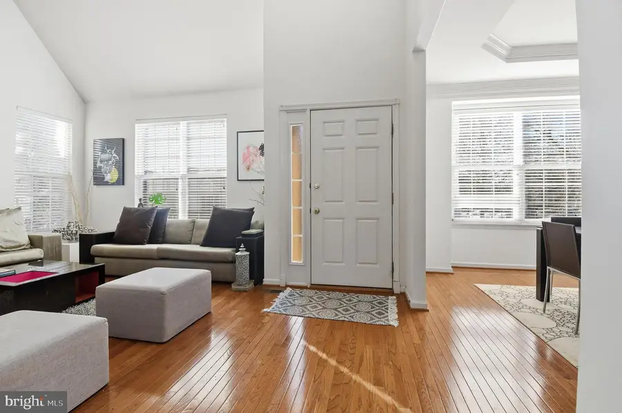 43592 Dunhill Cup Sq, Ashburn, VA 20147 - #3