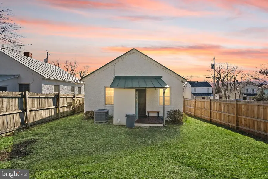 224 South St Se, Leesburg, VA 20175 - #2