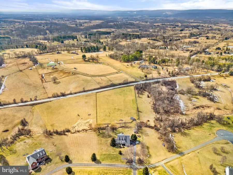 39054 Old Stage Pl, Waterford, VA 20197 - #2