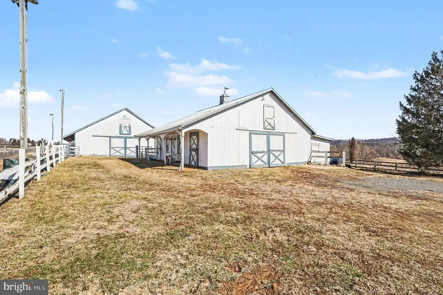 22244 Sam Fred Rd, Middleburg, VA 20117 - #2