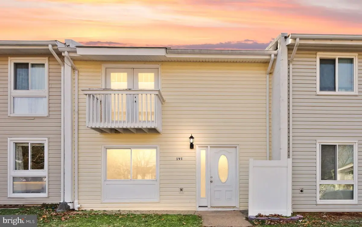 191 N Cottage Rd, Sterling, VA 20164 - #1