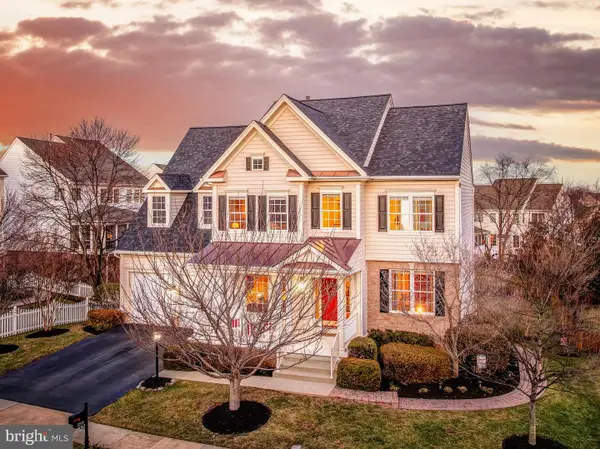 22876 Ashton Woods Dr, BRAMBLETON, VA 20148