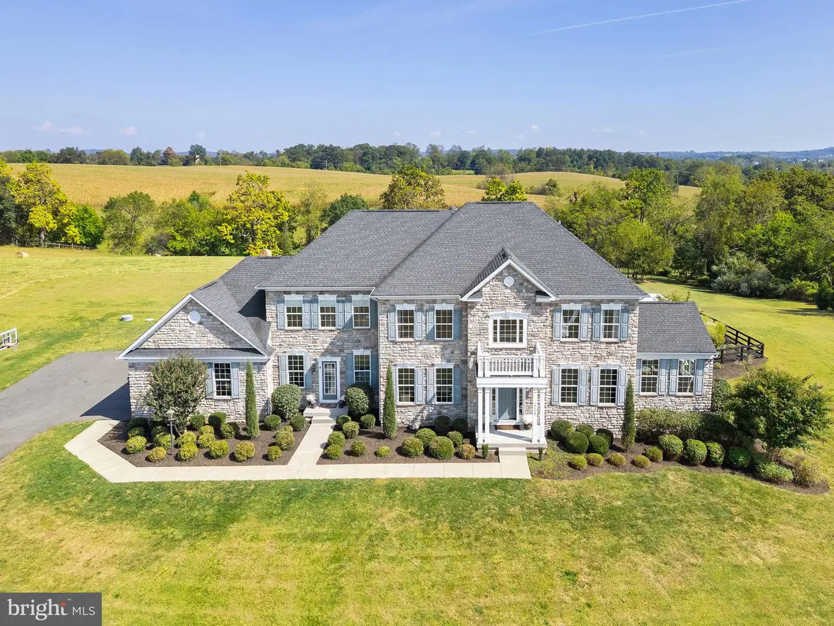 15124 Omega Ct, Waterford, VA 20197 - #1