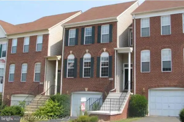 20904 Sandstone Sq, STERLING, VA 20165