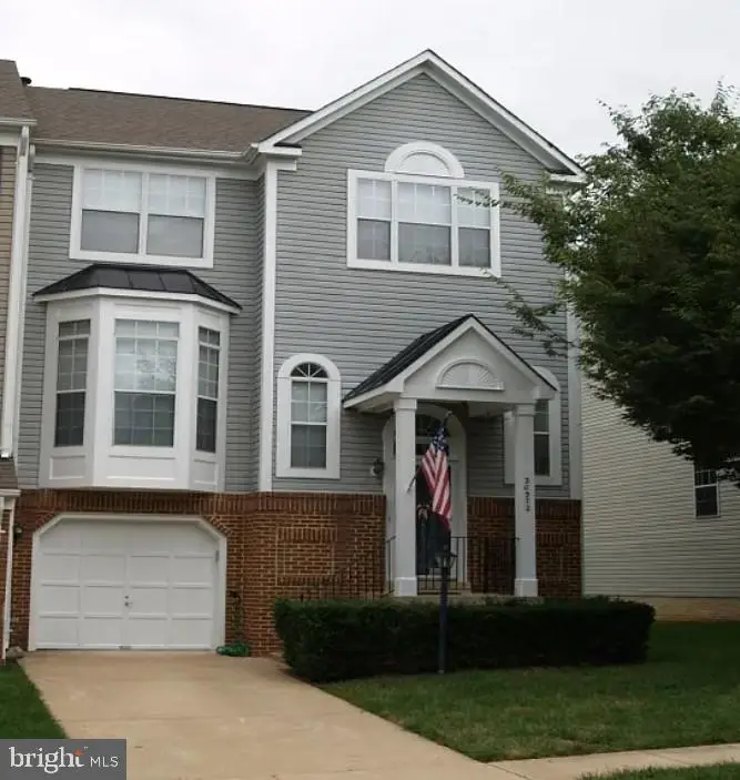 20572 Willoughby Sq, Sterling, VA 20165 - #1