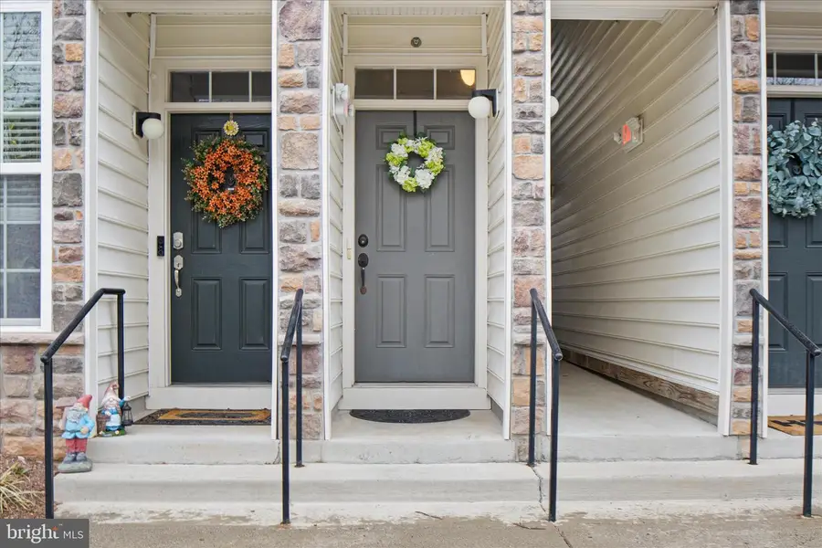 24546 Byrne Meadow Sq, Aldie, VA 20105 - #2