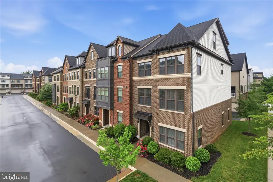 43392 Whitehead Ter, Ashburn, VA 20148 - #3