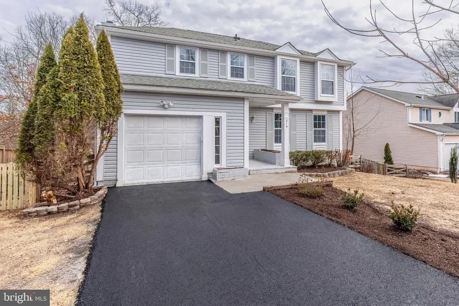 214 Leslie Ct, Sterling, VA 20164 - #3