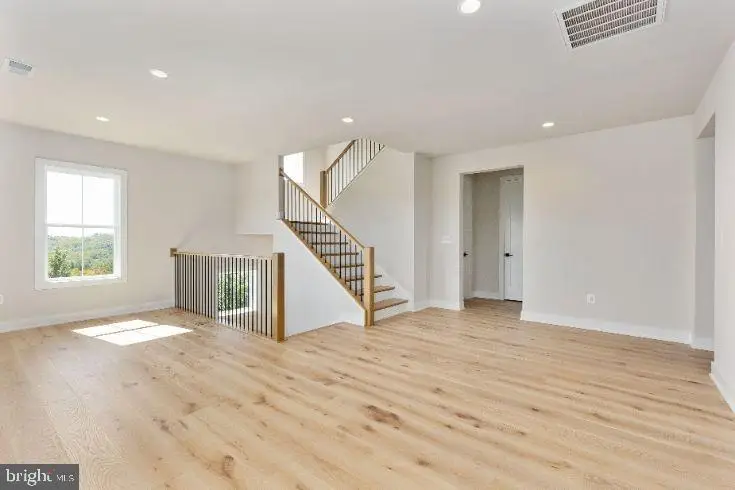 41544 Blarney Stone Pl, Ashburn, VA 20148 - #3