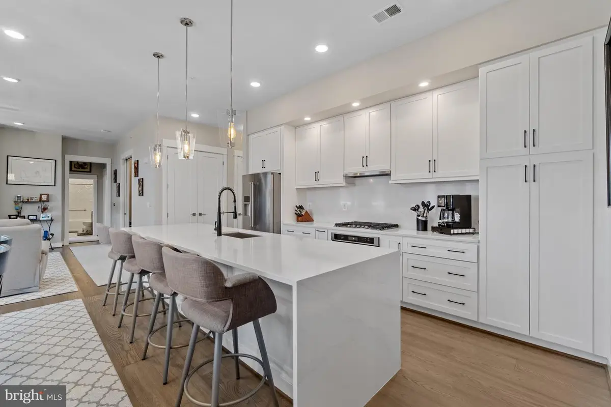 5 Stationmaster St Se #400, Leesburg, VA 20175 - #1