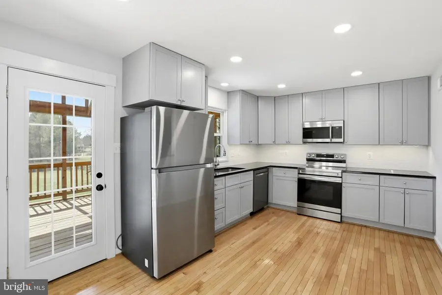 17473 Madison Ave, Hamilton, VA 20158 - #2