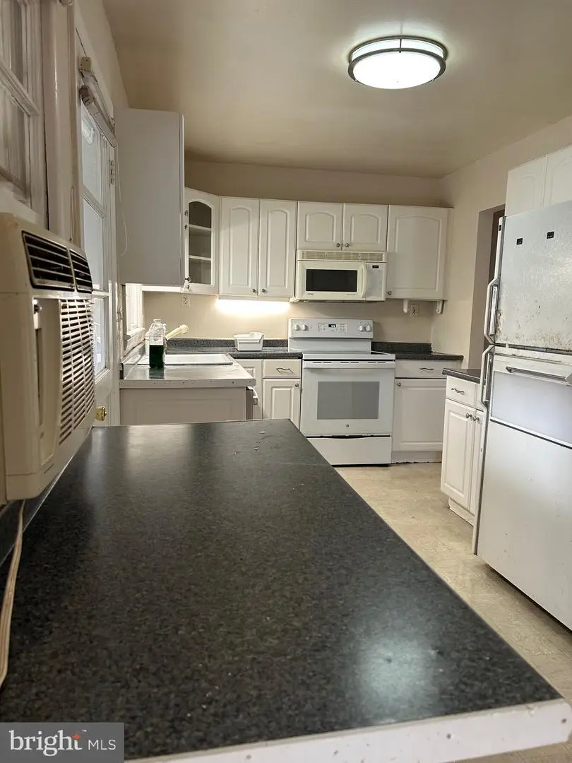 20209 Redrose Dr, Sterling, VA 20165 - #1