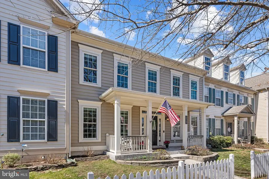 20367 Bowfonds St, Ashburn, VA 20147 - #3