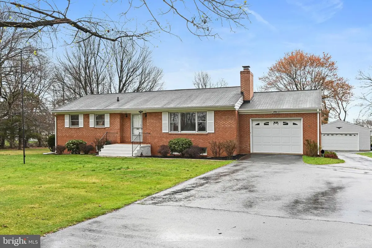 1396 S King St, Leesburg, VA 20175 - #1