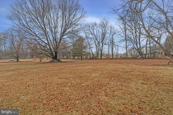 S King St, LEESBURG, VA 20175