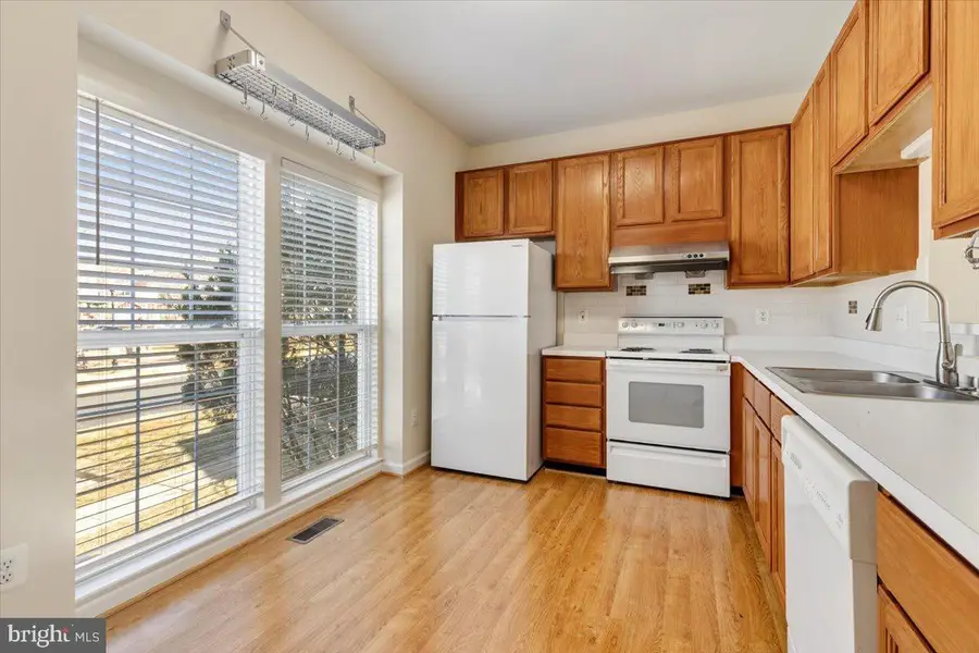 43187 Owen Park Way, Chantilly, VA 20152 - #3