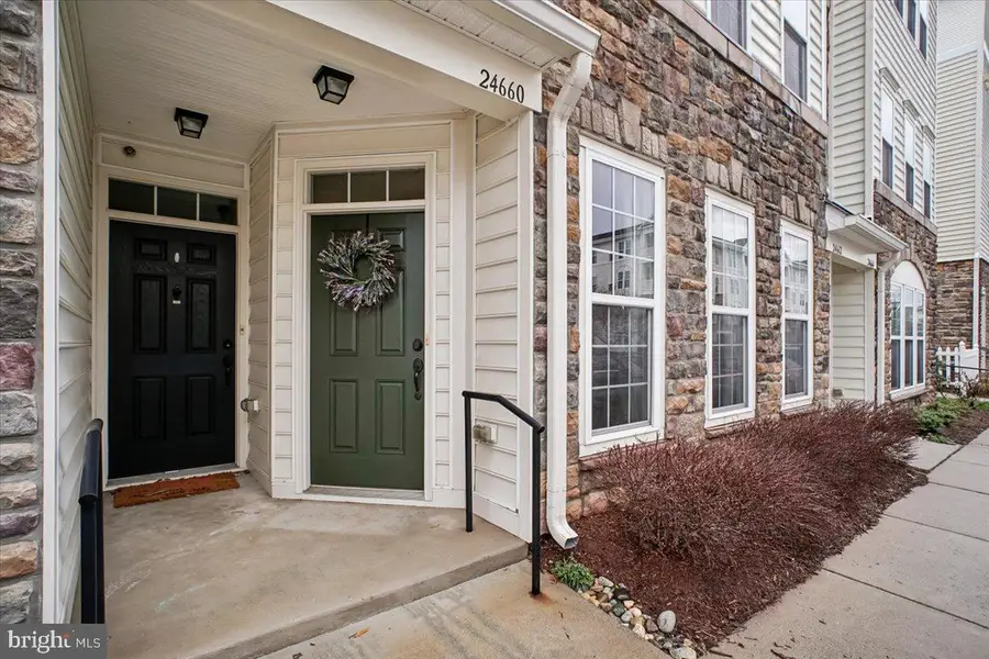 24660 Byrne Meadow Sq, Aldie, VA 20105 - #3