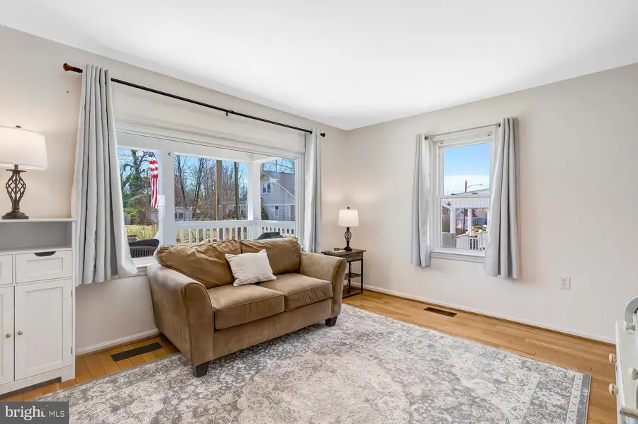 341 E G St, Purcellville, VA 20132 - #2