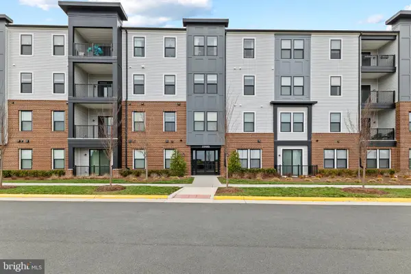 23669 Golden Embers Sq #204, ASHBURN, VA 20148