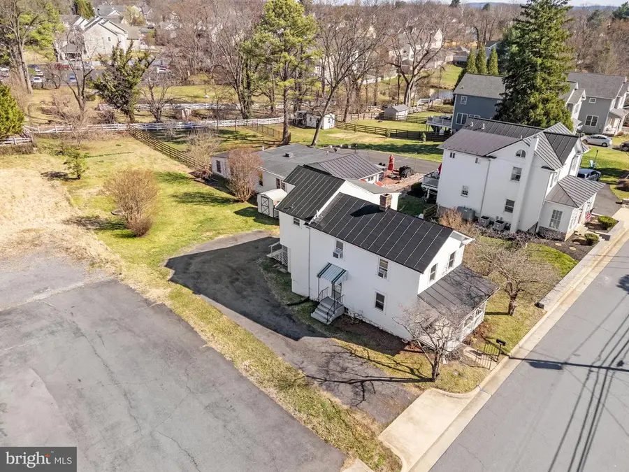 150 S 20th St, Purcellville, VA 20132 - #3
