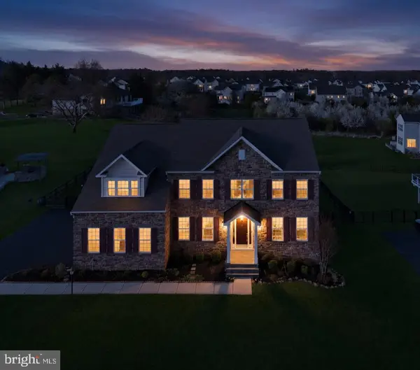 42580 Deer Isle Dr, CHANTILLY, VA 20152