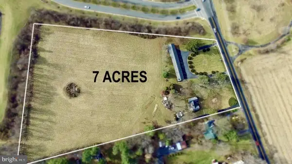 36169 E Loudoun St, ROUND HILL, VA 20141